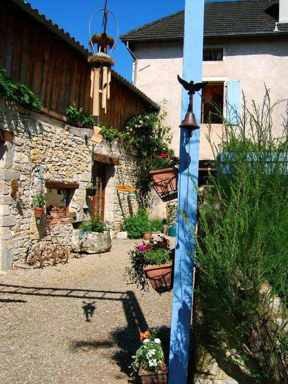 Paysannerie Des Versanes - Chambres Et Gite Tour-de-Faure Екстериор снимка